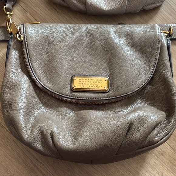 Lot of (2) Marc by Marc Jacobs purses - Picture 2 of 13